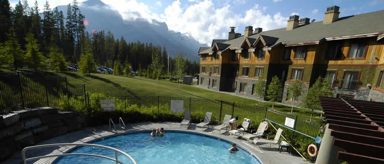 Platinum Suites Resort - Vacation Rentals Канмор Екстериор снимка