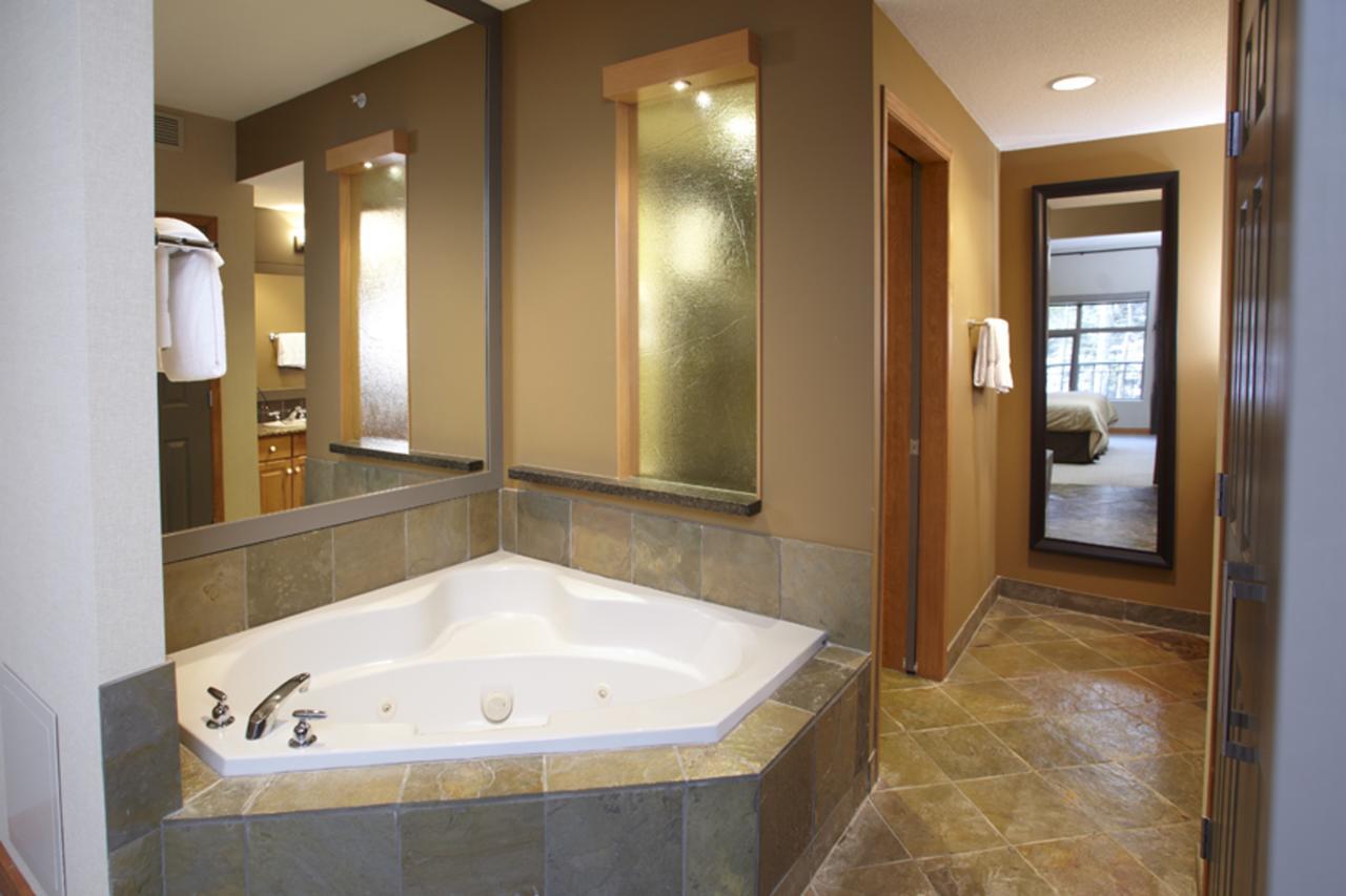 Platinum Suites Resort - Vacation Rentals Канмор Екстериор снимка