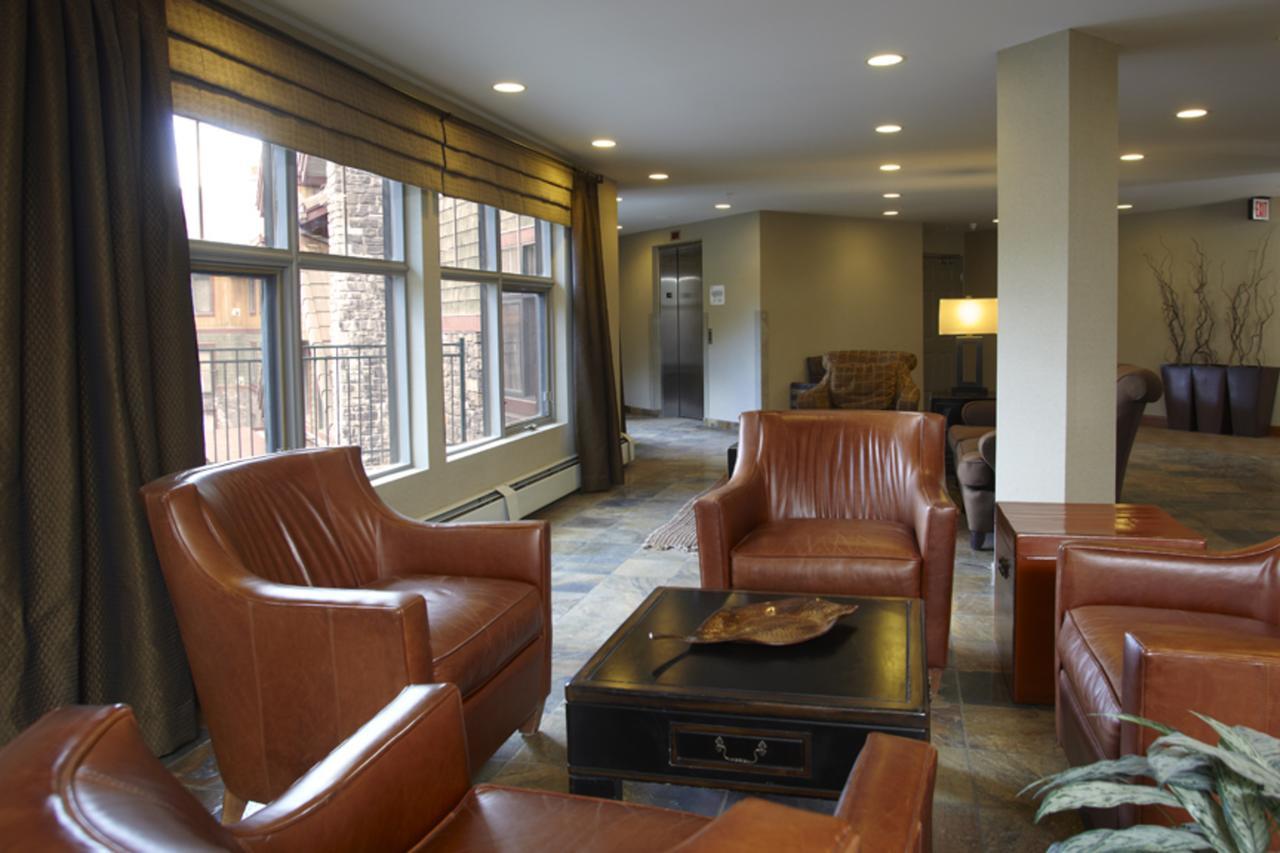 Platinum Suites Resort - Vacation Rentals Канмор Екстериор снимка