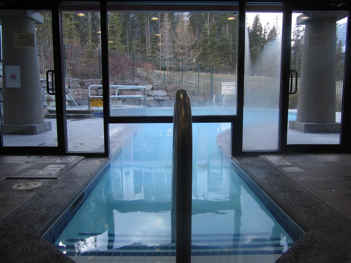 Platinum Suites Resort - Vacation Rentals Канмор Екстериор снимка